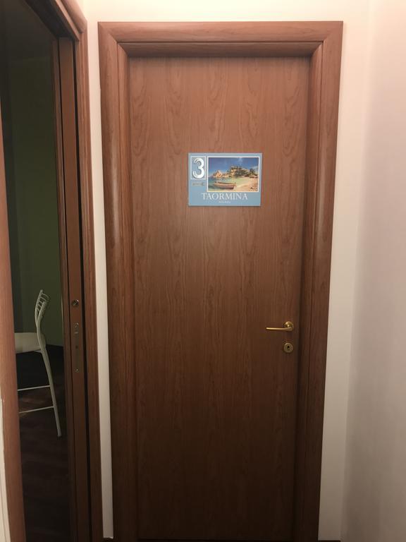 Locami Holiday&Rooms Jolanda Suite 卡塔尼亚 外观 照片