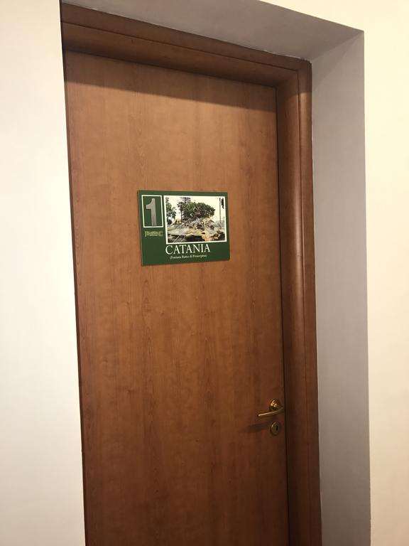 Locami Holiday&Rooms Jolanda Suite 卡塔尼亚 外观 照片